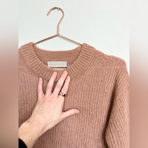 Everlane | the Alpaca Crew Sweater FLAW - Picture 2 of 11